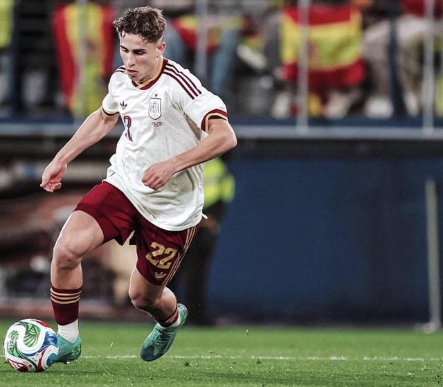 博鱼体育-龙赛罗：费尔明是球场的一抹亮色，保持状态应在世界杯首发